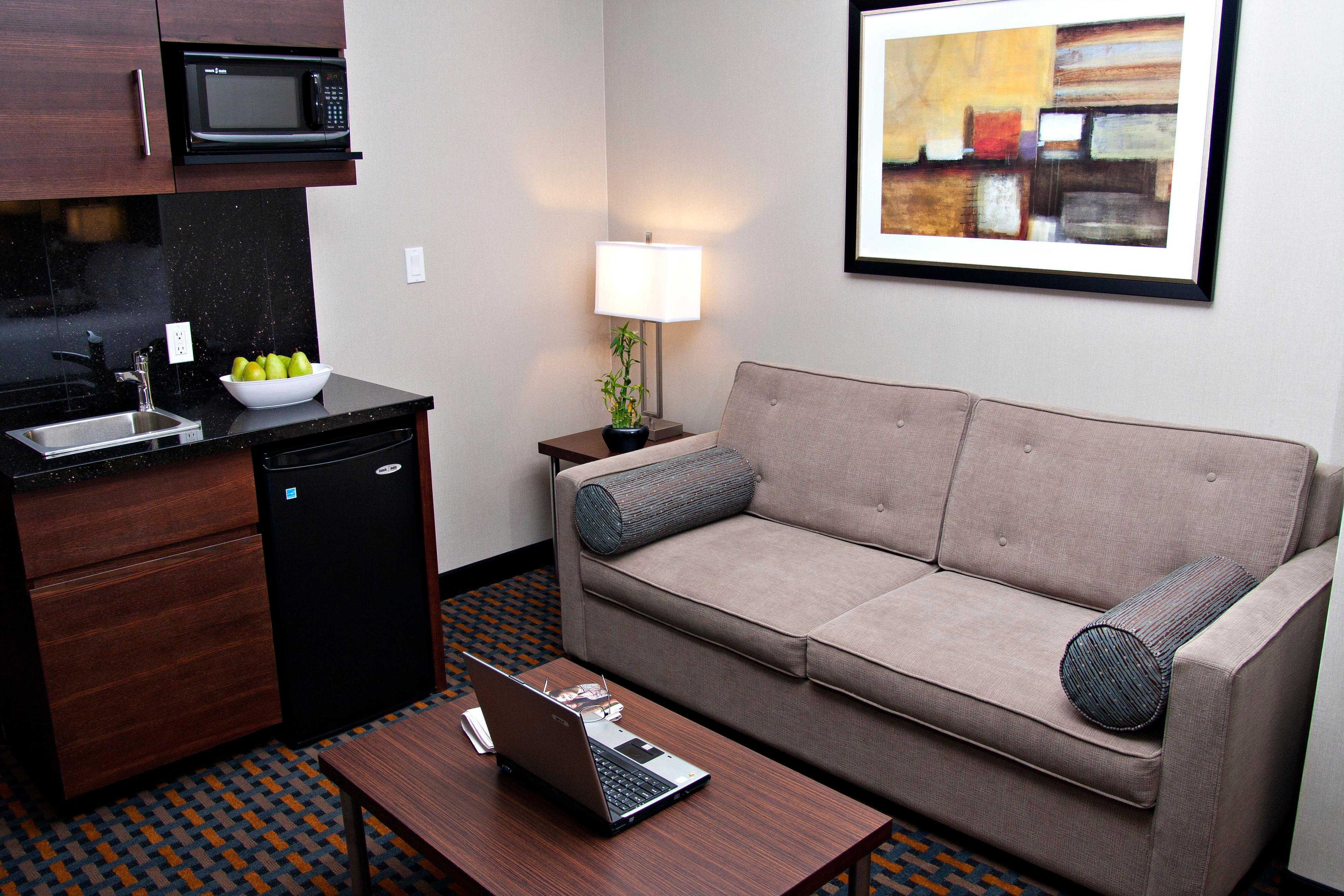Holiday Inn Express Pembroke By Ihg Eksteriør bilde