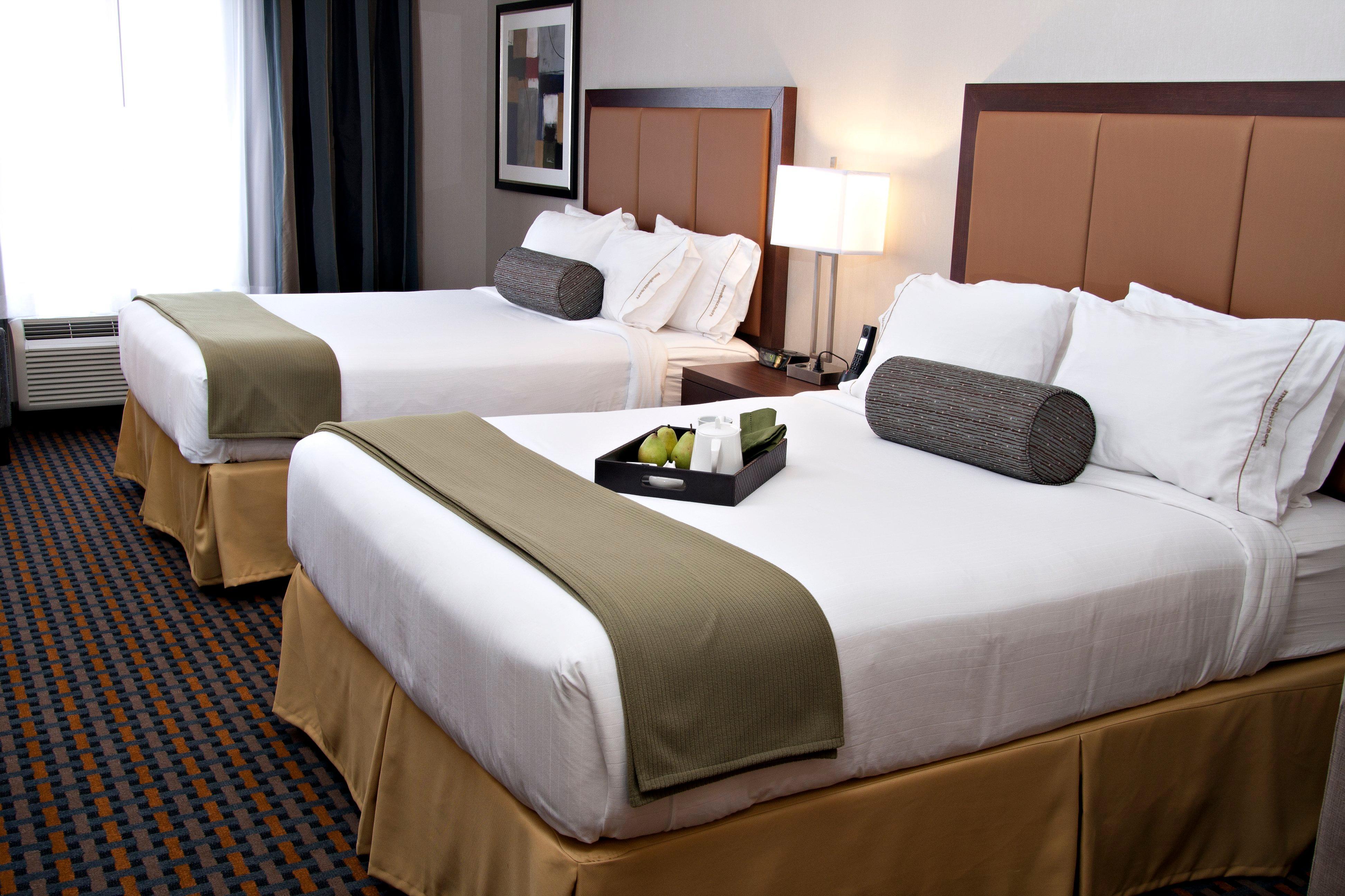 Holiday Inn Express Pembroke By Ihg Eksteriør bilde