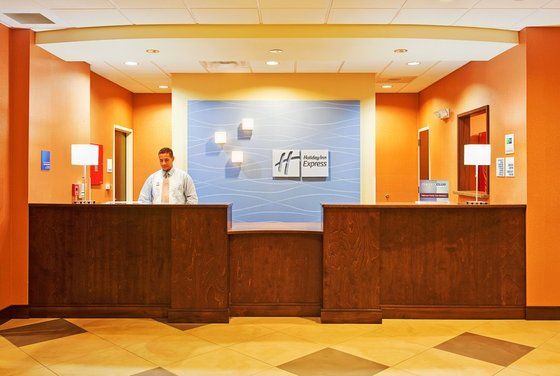 Holiday Inn Express Pembroke By Ihg Eksteriør bilde